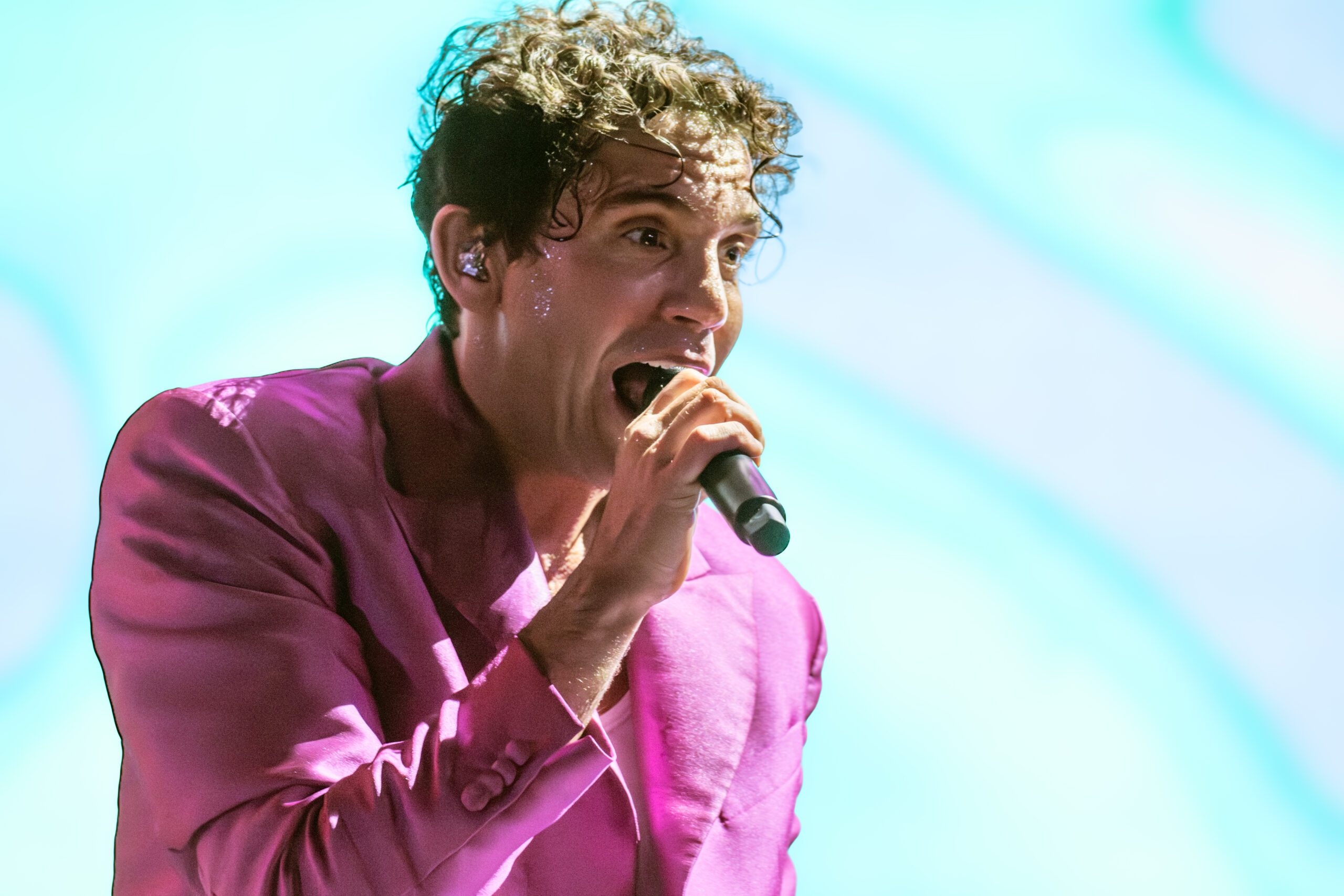 Mika_Tecate_Emblema_CDMX_2026_gio_blvvsh_studio